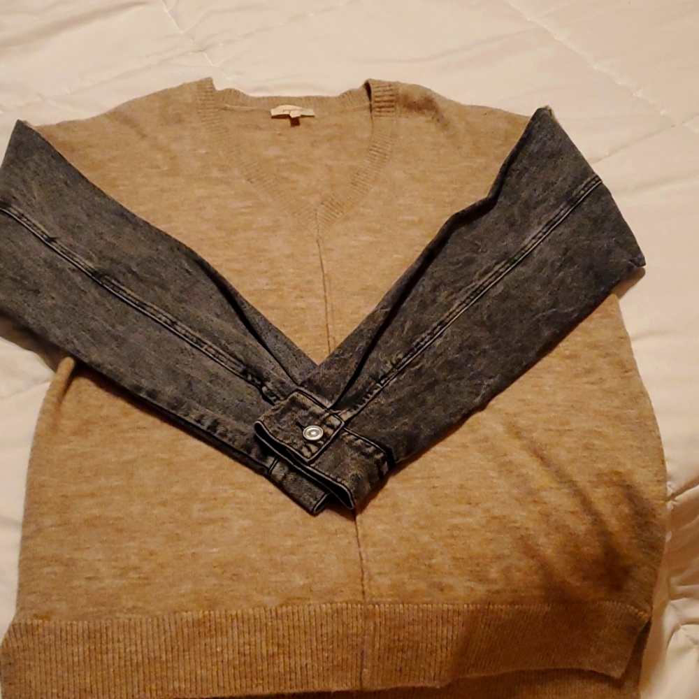 Beautiful buckle top